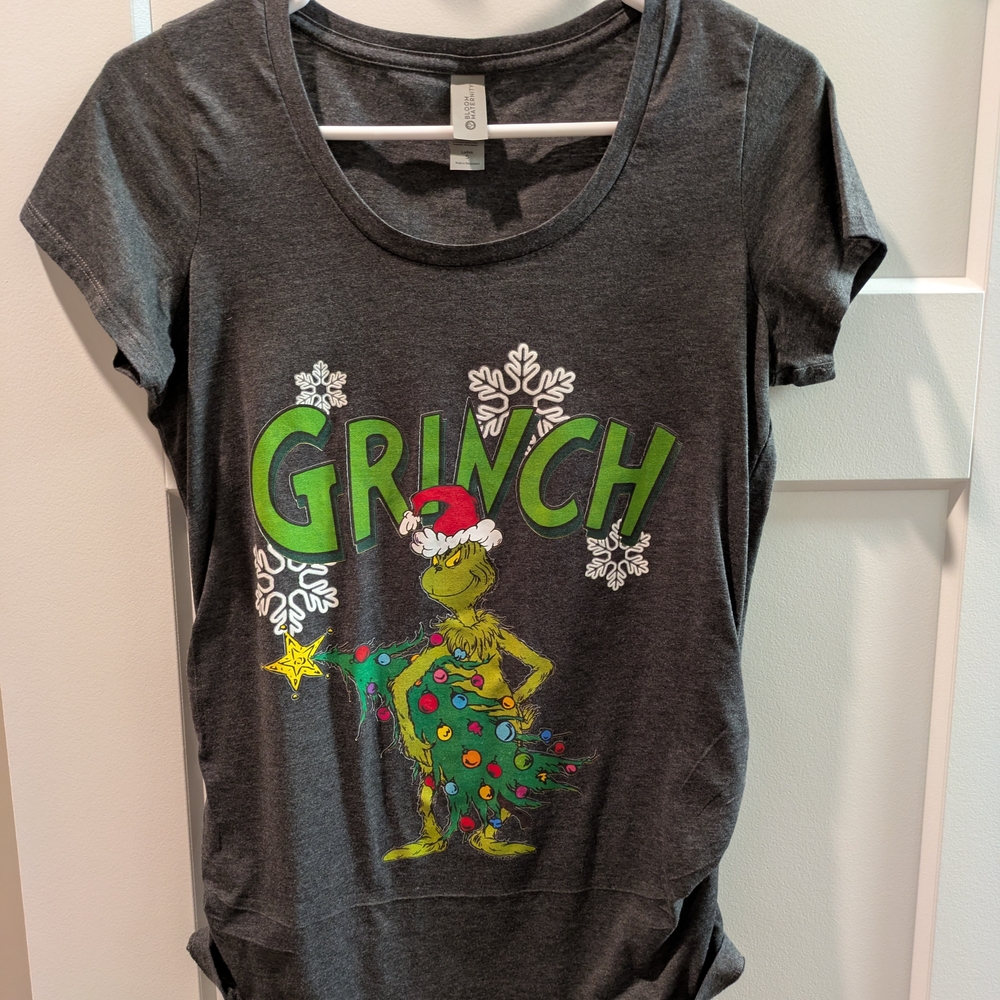 Gray Grinch Graphic Maternity T-Shirt